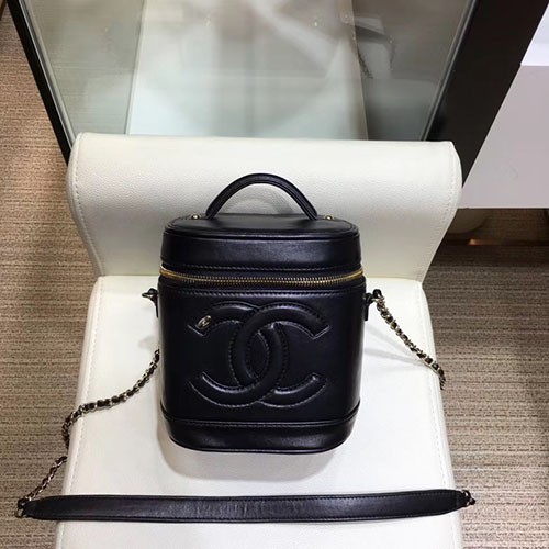 CHANEL 샤넬 CC 라우드 배니티 케이스백 AS20105