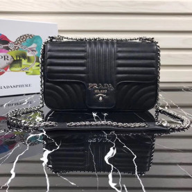 PRADA 프라다 다이어그램 플랩 체인크로스 1BD108