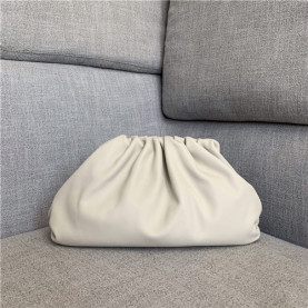 BOTTEGA VENETA 보테가베네타 버터카프 파우치백 라지 576227
