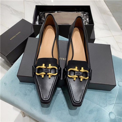 BOTTEGA VENETA 보테가베네타  키튼 힐 송치 가죽 로퍼 굽높이4.5CM  BV90610-7 2020/신상