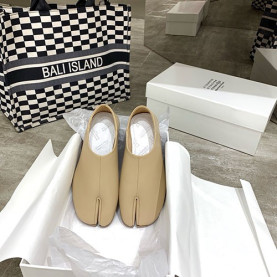 MAISON MARGIELA 메종마르지엘라 남여공용 단화 봄신상