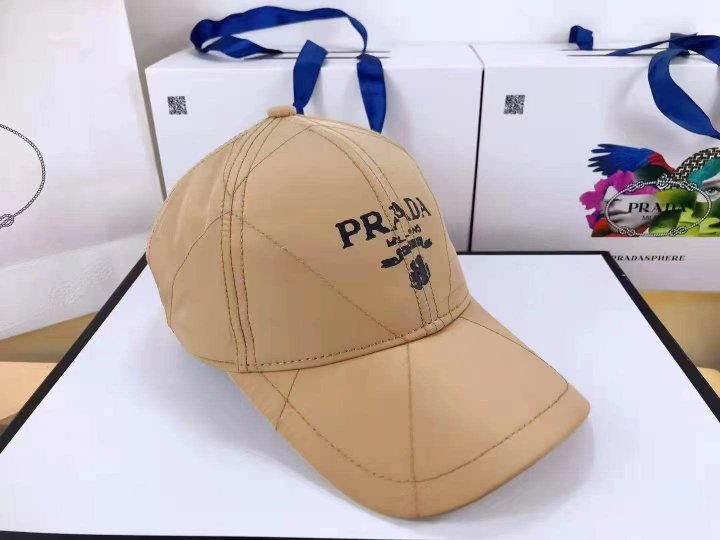 PRADA 프라다 패디드 볼캡