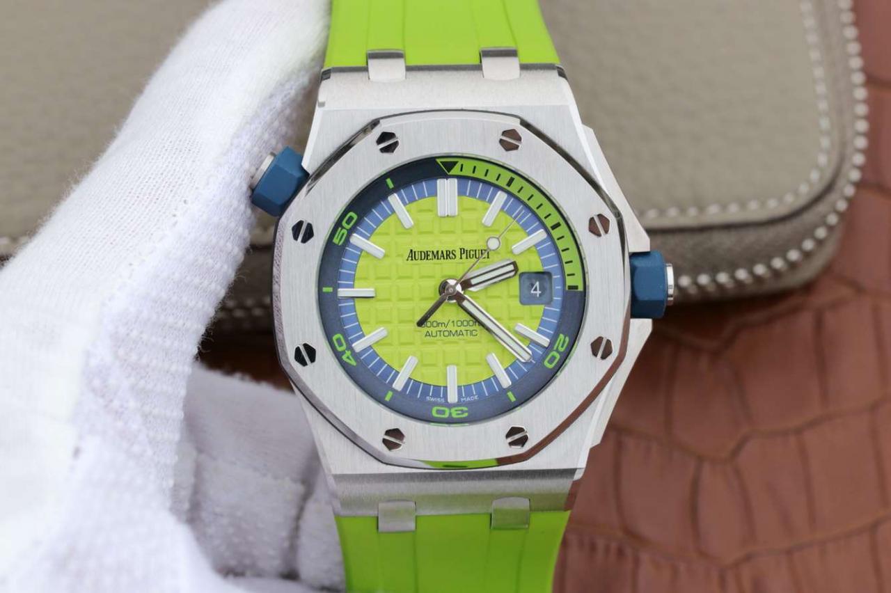 AUDEMARS PIGUET 오데마피게 로얄오크 오프쇼어 다이버 형광그린