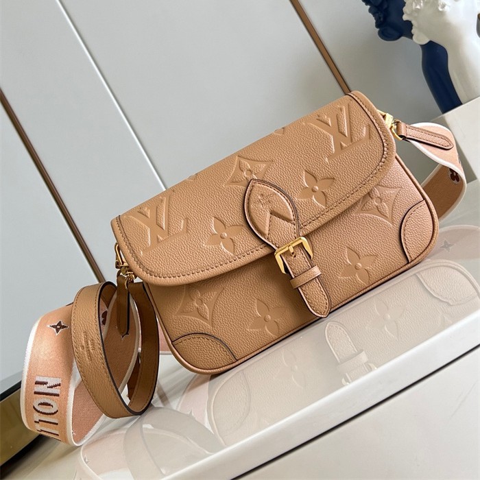 LOUIS VUITTON 루이비통 다이앤 숄더백 M46386