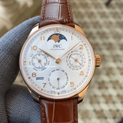 IWC 아이더블유씨 포르투기저 퍼페츄얼 캘린더 문페이즈 로즈골드 화이트 다이얼 레더 스트랩 44.2mm IW503302