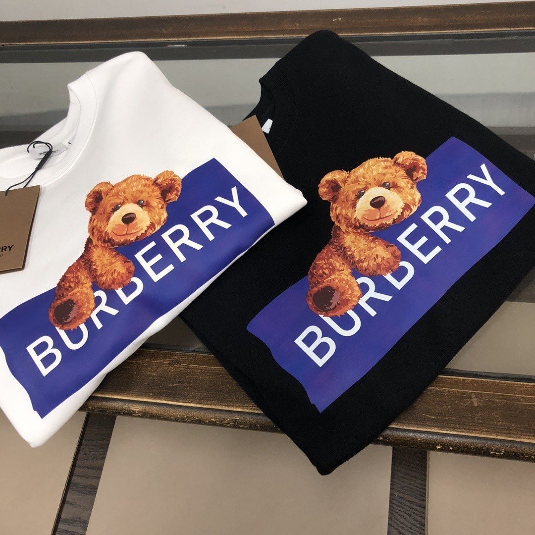 BURBERRY 버버리 큐티베어 맨투맨